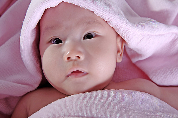 포토 JPG 해외이미지 백인 1 라이프스타일 응시 남자 행복 얼굴 어린이 백그라운드 컨셉 신체 새로움 건조 수영장 건강 한명 웃음 사람 소년 수건 목욕 흰색 표현 아기 신생아 달콤 작음 피부 부드러움 월 걸음마 돌봄 해외202004 해외포토 서양인 시선 감정 컬러 모션 표정 생활 신체부위 위생용품 청결 감각 날짜 맛 크기 파일형식 이미지허브