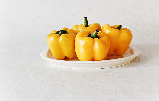 포토 JPG 해외이미지 식물 접시 음식 백그라운드 다이어트 채소 과일 재료 자연 고추 피망 파프리카 건강 요리 사람없음 초록색 노란색 주방 식사 샐러드 종 흰색 신선 달콤 맛 먹기 날것 후추 내추럴 채식주의자 해외202004 해외포토 식기 컬러 컨셉 모션 향신료 생태계 채식 파일형식 이미지허브