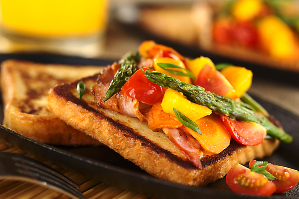 포토 JPG 해외이미지 음식 빵 조각 토마토 채소 과일 양파 샌드위치 육류 사람없음 가로 초록색 사진촬영 당근 굽기 아스파라거스 토스트 베이컨 망고 통밀 해외202004 해외포토 컬러 식재료 뿌리채소 돼지고기 촬영 밀 구이 열대과일 파일형식 이미지허브