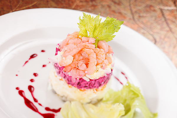 포토 JPG 해외이미지 전통 접시 음식 잎 채소 전구 부분 탁자 양파 새우 감자 어류 요리 사람없음 장식 빨간색 식당 계란 축제 당근 샐러드 바 맛 레몬 시금치 마요네즈 딜 러시아인 비트 전용 채식주의자 청어 캐비아 막 해외202004 해외포토 서양인 식물 식기 컬러 가구 컨셉 과일 식재료 뿌리채소 갑각류 상점 알 수중동물 소스_음식 채식 파일형식 이미지허브