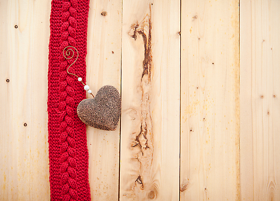 포토 JPG 해외이미지 리본 백그라운드 크리스마스 겨울 프레임 선물 사랑 사람없음 목재 장식 빨간색 빛 컬러풀 수확 하트 마음 시골 생일 고리 니트 나무껍질 양모 노엘 카피스페이스 해외202004 해외포토 모양 나무 계절 기념일 감정 컬러 상의 농업 재료 공백 껍질 직물 파일형식 이미지허브