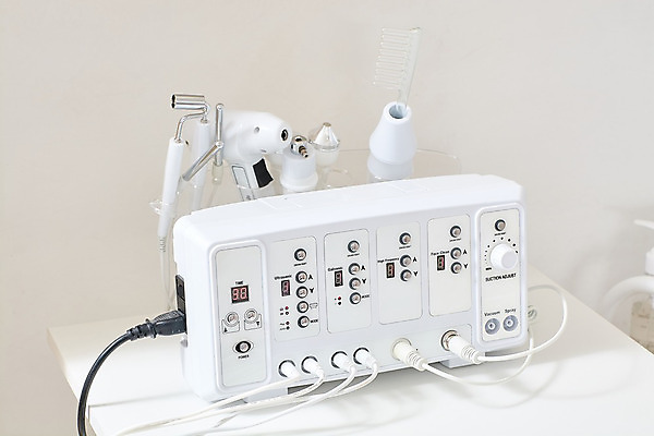 포토 JPG 해외이미지 직업 비즈니스 건강 병원 사람없음 치료 뷰티 약 상점 스파 기계 화장품 장비 의사 기구 공구 마사지 센터 미용사 서비스 피부관리 시스템 테라피 돌봄 리프팅 위생관리 하드웨어 해외202004 해외포토 의학 모션 관리 컴퓨터 의료진 도구 파일형식 이미지허브