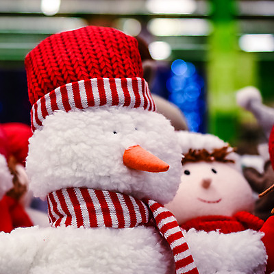 포토 JPG 해외이미지 나무 전통 계절 행복 크리스마스 겨울 곰 눈사람 휴가 새로움 새해 수염 선물 사람없음 장식 빨간색 장난감 산타클로스 목도리 기쁨 흰색 축하 12월 기적 고립 클라우스 해외202004 해외포토 식물 동물 잡화 기념일 감정 컬러 컨셉 포유류 날짜 파일형식 이미지허브