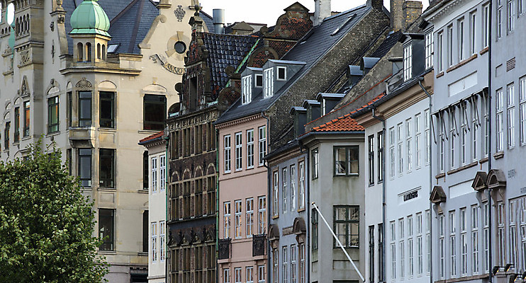 포토 JPG 해외이미지 외관 유럽 문화 여행 건축양식 하늘 거리 주택 덴마크 풍경 사람없음 야외 건물 물 여름 도시풍경 탑 도시 역사 운하 장면 북쪽 타운 스카이라인 스칸디나비아 옛날 코펜하겐 해외202004 해외포토 자연요소 건축물 계절 건축 나라 북유럽 방향 파일형식 이미지허브