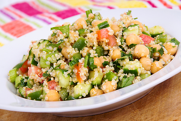 포토 JPG 해외이미지 스튜디오촬영 식물 그릇 접시 음식 토마토 채소 탁자 반찬 오이 사람없음 샐러드 식탁보 낟알 완두콩 영양 후추 파 건강식 메인요리 생식 퀴노아 비건 해외202004 비건음식 해외포토 식기 가구 콩 곡류 실내 향신료 채식주의자 파일형식 이미지허브