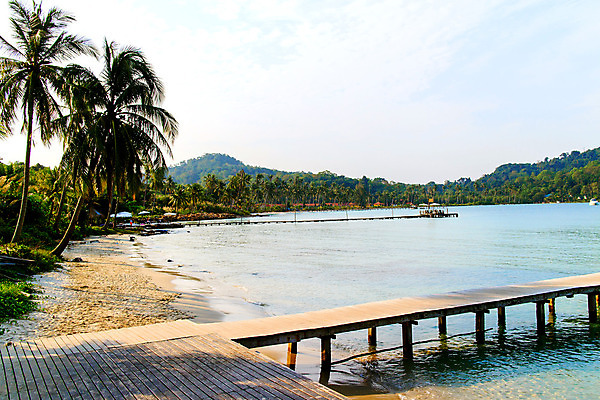 포토 JPG 해외이미지 도로 길 호수 바다 여행 백그라운드 자연 휴식 풍경 사람없음 야외 목재 물 강 평화 일출 항구 침묵 고요 일몰 산책 산책로 가을 바위 개울 보행자 습지 아치 방파제 장면 건너기 콘크리트 혼자 해외202004 해외포토 자연요소 나무 계절 공공시설 컨셉 재료 교통시설 모션 노을 소리 돌_바위 생태계 파일형식 이미지허브