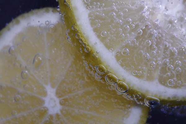 포토 JPG 해외이미지 음료 조각 사람없음 초록색 물 활발 거품 마시기 신선 칵테일 바 시원함 갈증 레몬 라임 소다 해외202004 해외포토 자연요소 컬러 컨셉 과일 모션 주류 파일형식 이미지허브