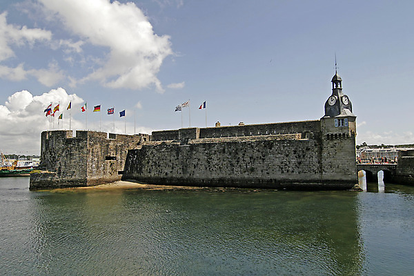 포토 JPG 해외이미지 벽 사람없음 물 프랑스 역사 시력 해외202004 해외포토 자연요소 유럽 파일형식 이미지허브