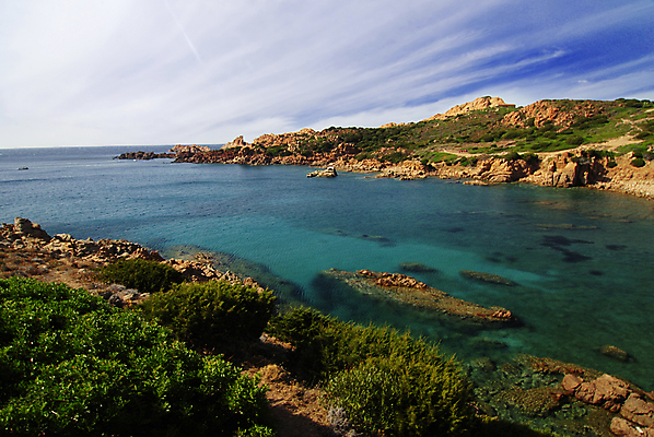 포토 JPG 해외이미지 구름 꽃 바다 하늘 휴가 산 파노라마 풍경 사람없음 빨간색 물 파란색 노란색 골짜기 만 크리스탈 지중해 터키석 해외202004 해외포토 자연요소 식물 컬러 자연 촬영기법 광석 보석 파일형식 이미지허브