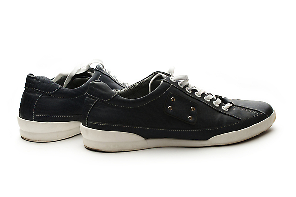 포토 JPG 해외이미지 남자 스포츠 운동화 신발 2 새로움 부츠 건강 사람없음 파란색 운동복 달리기 유행 어둠 흰색 쌍 클래식 가죽 고립 운동화끈 스타일 해외202004 해외포토 옷 컬러 컨셉 모션 사람 끈 파일형식 이미지허브