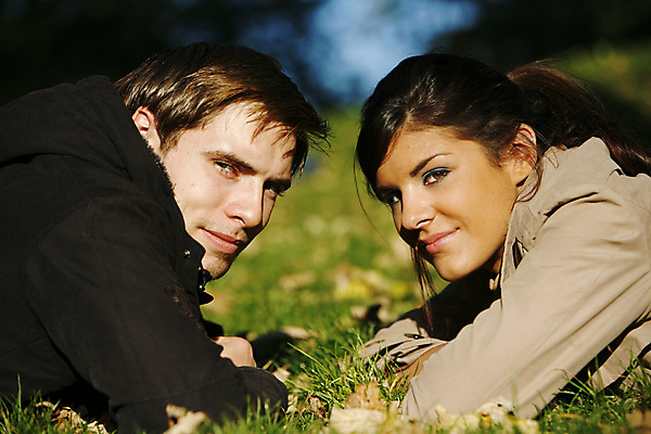 포토 JPG 해외이미지 나무 공원 여자 남자 잎 자연 휴식 함께함 사랑 사람 야외 두명 우정 기쁨 아내 쌍 보물 해외202004 해외포토 식물 공공시설 감정 컨셉 친구 생태계 파일형식 이미지허브