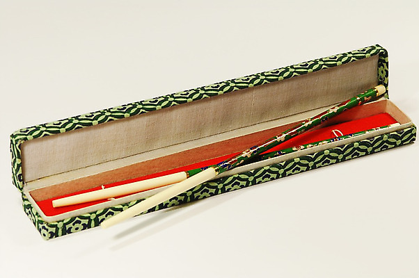 포토 JPG 해외이미지 전통 손 아시아 음식 백그라운드 2 다이어트 젓가락 건강 관리 요리 사람 동양인 사람없음 목재 세트 상자 주방 식당 일본 식사 저녁식사 중국 흰색 쌍 막대기 먹기 동쪽 점심식사 고립 스타일 해외202004 해외포토 나무 나라 컬러 재료 모션 수저 인종 신체부위 상점 방향 파일형식 이미지허브