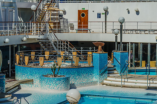 포토 JPG 해외이미지 구름 산업 바다 여행 비즈니스 휴가 휴식 안전 사람없음 여름 빛 항구 맑음 수영 스파 기계 운전 에너지 보트 고급 목표 승차 크루즈 컨테이너 먹기 천국 로딩 루트 요금 해외202004 해외포토 자연요소 계절 컨셉 배_교통 교통시설 모션 날씨 수상스포츠 파일형식 이미지허브