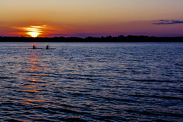 포토 JPG 해외이미지 구름 호수 바다 오렌지 자연 하늘 아침 풍경 사람없음 물 여름 파란색 강 태양 반사 일출 황혼 일몰 새벽 보트 저녁 서퍼 해외202004 해외포토 주간 자연요소 계절 컬러 배_교통 과일 운동선수 노을 야간 생태계 파일형식 이미지허브