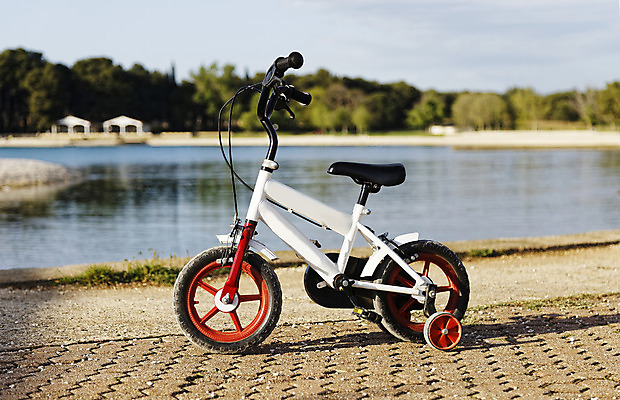 포토 JPG 해외이미지 도로 어린이 스포츠 바다 여행 의자 교통시설 자연 하늘 풍경 사람없음 빨간색 파란색 청춘 자전거 봄 운전 흰색 도움 바퀴 승차 작음 사이클링 해외202004 해외포토 계절 길 컬러 가구 교통 컨셉 모션 사람 바이크 크기 육상스포츠 시설 생태계 파일형식 이미지허브