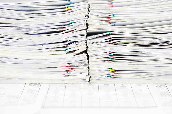 포토 JPG 해외이미지 종이 비즈니스 설계 사람없음 쌓기 자료 흰색 업무 인쇄 보고서 문서 영수증 시트 계좌 옛날 해외202004 해외포토 컬러 컨셉 모션 금융 작업 파일형식 이미지허브