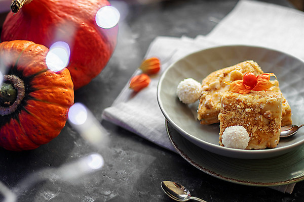 포토 JPG 해외이미지 전통 접시 채소 밥 감자 건강 육류 돼지고기 요리 사람없음 빨간색 식사 저녁식사 치킨 튀김 사발 아침식사 향신료 매움 카레 점심식사 해외202004 해외포토 식기 음식 컬러 식재료 사기그릇 맛 닭고기요리 향미료 파일형식 이미지허브