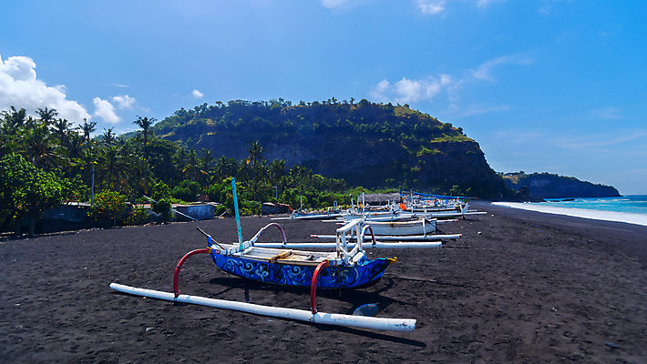 포토 JPG 해외이미지 구름 아시아 모래 파도 바다 섬 여행 백그라운드 요트 교통시설 태국 자연 낚시 휴가 항해 풍경 해변 사람없음 목재 가로 물 여름 파란색 햇빛 검은색 침묵 만 보트 가장자리 폐기물 휴양지 함선 발리 인도네시아 장면 석호 수평선 해외202004 해외포토 자연요소 나무 계절 나라 컬러 교통 배_교통 재료 레저 태양 소리 장소 둘레 쓰레기 시설 생태계 파일형식 이미지허브