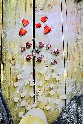 포토 JPG 해외이미지 모양 라이프스타일 접시 커피 음료 음식 백그라운드 컨셉 과일 탁자 딸기 아침 휴가 디저트 발렌타인데이 사랑 사람없음 목재 장식 컵 빨간색 케이크 얼음 식사 봄 빵집 흰색 하트 시골 신선 뜨거움 닫기 달콤 아침식사 잼 설탕 컵케이크 굽기 크림 책상 반투명 수요일 프로스팅 해외202004 해외포토 주간 자연요소 나무 식기 계절 감정 컬러 가구 재료 모션 데이이벤트 생활 상점 소스_음식 맛 구이 제빵 요일 파일형식 이미지허브