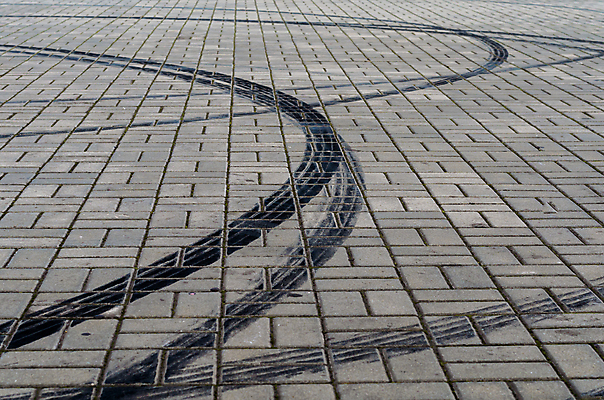 포토 JPG 해외이미지 도로 이동 사람없음 운전 긴급 타일 해외202004 해외포토 길 컨셉 교통시설 모션 파일형식 이미지허브