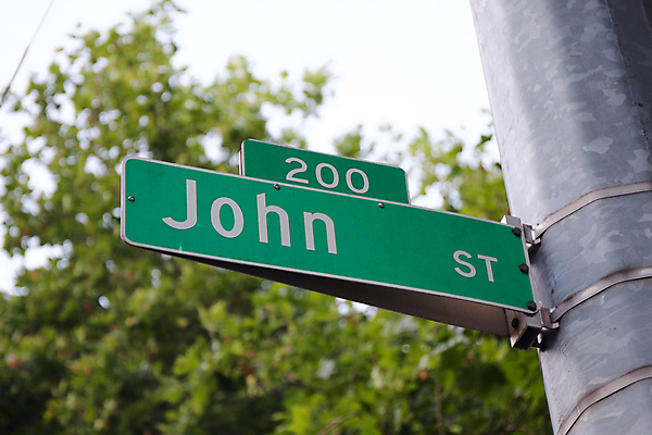 포토 JPG 해외이미지 나무 응시 도로 십자가 잎 교통시설 하늘 새로움 거리 사람없음 초록색 미국 도시 이름 메인 사인 봉 대도시 서명 시애틀 워싱턴 해외202004 해외포토 식물 시선 길 컬러 교통 컨셉 북아메리카 시설 파일형식 이미지허브