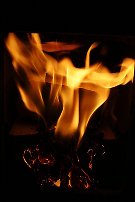 포토 JPG 해외이미지 종이 백그라운드 따뜻함 사람없음 목재 빨간색 빛 노란색 검은색 어둠 에너지 뜨거움 더위 야간 위험 모닥불 벽난로 공포 숯 연소 석탄 엘리먼트 여신 화상 해외202004 해외포토 자연요소 나무 컬러 컨셉 재료 불 날씨 상처 파일형식 이미지허브