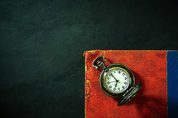 포토 JPG 해외이미지 교육 종이 시계 곤충 백그라운드 컨셉 탁자 바닥 프레임 그림자 사람없음 책 빨간색 빛 스터디 쌓기 검은색 수확 골동품 덮개 시골 시간 구멍 역사 정상 주머니 읽기 손목시계 향수 책상 질감 복고 캔버스 시멘트 찢어짐 나방 그런지 마감 분 옛날 정물화 카피스페이스 해외202004 해외포토 동물 컬러 가구 농업 장신구 모션 학습 화장품 공백 뚜껑 그림 파일형식 이미지허브