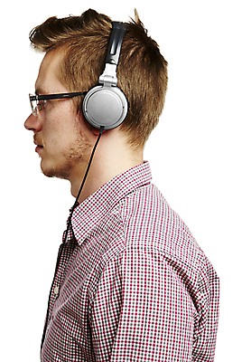 포토 JPG 해외이미지 스튜디오촬영 백인 학생 라이프스타일 남자 안경 얼굴 음악 클리핑패스 셔츠 청소년 표정 한명 미소 사람 20대 성인 옆모습 빨간색 세로 금발 머리 헤드폰 소리 듣기 흰색 직장인 자르기 확인 흰배경 심플 내추럴 고립 해외202004 해외포토 서양인 직업 1 헤어스타일 잡화 뷰포인트 컬러 음향기기 백그라운드 상의 모션 문화예술 실내 청년 생활 신체부위 파일형식 이미지허브