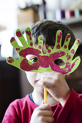 포토 JPG 해외이미지 백인 라이프스타일 드레스 옷 행복 얼굴 어린이 백그라운드 놀이 주택 가면 한명 사람 소년 장식 파티 페인트 할로윈 광대 축하 유머 서커스 6 연도 화가 옛날 해외202004 해외포토 서양인 직업 1 남자 감정 컨셉 이벤트 건물 생활 신체부위 숫자 파일형식 이미지허브