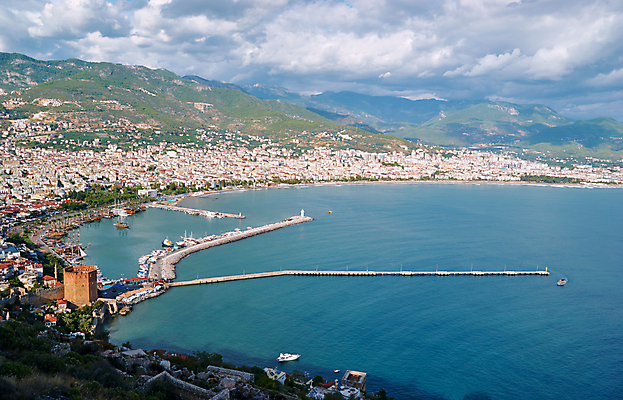 포토 JPG 해외이미지 구름 아시아 바다 건축양식 자연 하늘 산 주택 풍경 사람없음 건물 물 탑 항구 도시 보트 숲 칠면조 모터 해외202004 해외포토 자연요소 건축물 건축 나라 배_교통 교통시설 조류 생태계 파일형식 이미지허브