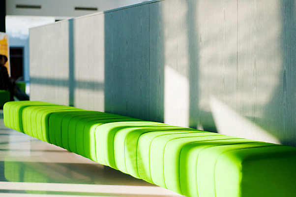 포토 JPG 해외이미지 라이프스타일 디자인 가구 쿠션 휴식 주택 앉기 사람없음 내부 장식 소파 햇빛 유행 맑음 방 우아함 상쾌 지역 리빙 안락 해외202004 해외포토 감정 생활용품 컨셉 의자 모션 날씨 건물 생활 태양 파일형식 이미지허브