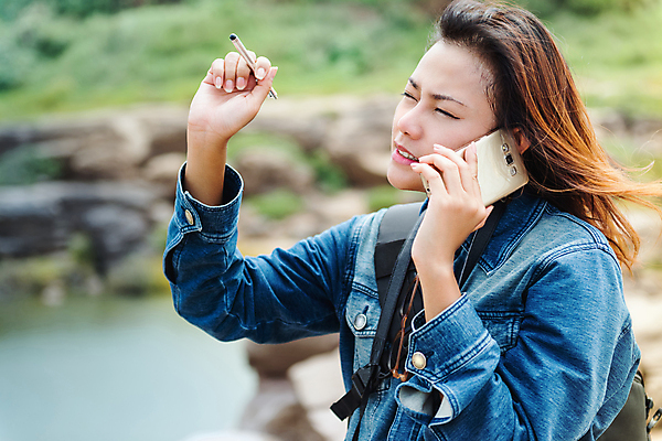 포토 JPG 해외이미지 라이프스타일 손 인터넷 비즈니스 통신 성공 모바일 휴가 세포 대화 한명 야외 10대 스마트폰 핸드폰 여행객 걷기 스크린 트래킹 터치 에너지 청바지 잡기 용기 네트워크 메시지 이메일 연결 무선전화기 전화기 스마트 고립 소셜 힘찬 힙스터 해외202004 해외포토 1 그릇 패션 컨셉 바지 모션 청소년 레저 말하기 사람 생활 신체부위 전자제품 스마트기기 파일형식 이미지허브