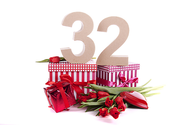 포토 JPG 해외이미지 모양 식물 기념일 꽃 행복 종이 꽃다발 컨셉 2 포장 기념 선물 이벤트 사람없음 장식 빨간색 상자 숫자 파티 놀람 튤립 벚꽃 흰색 하트 축하 생일 심볼 크림 사인 흰배경 열정 패키지 판지 해외202004 해외포토 문자 감정 컬러 백그라운드 표정 파일형식 이미지허브