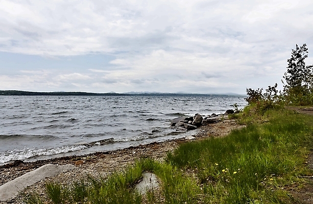 포토 JPG 해외이미지 모양 구름 호수 파도 백그라운드 자연 조류 하늘 산 풍경 사람없음 야외 물 여름 조약돌 바위 질감 암초 흐림 내추럴 지질학 수평선 전경 해외202004 해외포토 자연요소 동물 계절 교육 바다 날씨 돌_바위 생태계 파일형식 탑뷰 이미지허브