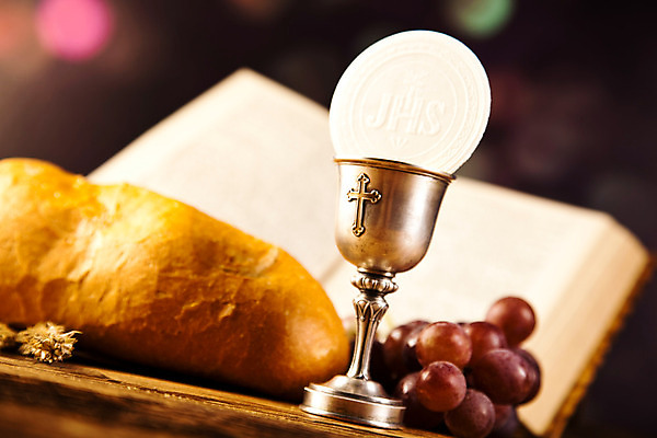 포토 JPG 해외이미지 기독교 종교 빵 십자가 옥수수 사람없음 책 교회 과자 믿음 성경 저녁식사 천주교 기도 예수 목사 확인 증거 신성 묵주 덩어리 설교 복음 성배 성찬식 성체 숭배 신앙심 해외202004 해외포토 감정 음식 종교용품 디저트 곡류 식사 신_종교 성직자 파일형식 이미지허브