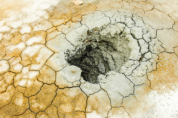 포토 JPG 해외이미지 자연 하늘 건조 아이슬란드 풍경 사람없음 컬러풀 흙 거품 껍질 뜨거움 구멍 더위 수증기 위험 묘사 질감 화산 냄새 분화구 가스 진흙 가뭄 결정체 강렬 끓이기 땅바닥 유황 지열 지질학 해외202004 해외포토 교육 유럽 컬러 컨셉 모션 날씨 산 바닥 생태계 파일형식 이미지허브