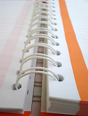 포토 JPG 해외이미지 손 종이 선 백그라운드 오렌지 비즈니스 손가락 나선형 손바닥 사람없음 책 사무실 펜 공책 공백 흰색 업무 주름 메시지 잡지 계획 작가 문서 페이지 공지사항 바인더 시트 패드 조언 처음 목차 해외202004 해외포토 직업 컬러 컨셉 무늬 과일 문구용품 신체부위 간행물 필기구 사무용품 작업 파일형식 이미지허브