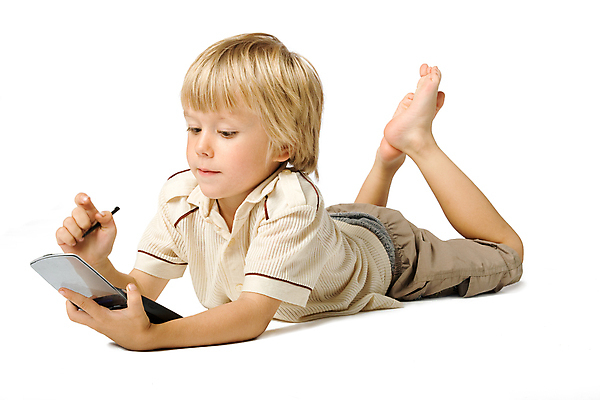 포토 JPG 해외이미지 백인 1 교육 남자 얼굴 어린이 백그라운드 장난 통신 놀이 한명 미소 사람 소년 취미 전자제품 스터디 컴퓨터 금발 독서 유치원 게임 흰색 자녀 작업 주머니 흰배경 PDA 거짓말 고립 배려 지능 흥미 해외202004 해외포토 서양인 헤어스타일 컬러 컨셉 표정 신체부위 학습 파일형식 이미지허브