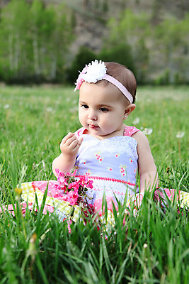 포토 JPG 해외이미지 식물 백인 1 꽃 어린이 분홍색 백그라운드 밭 자연 갈색머리 한명 사람 야외 초록색 여름 파란색 햇빛 농장 유행 맑음 봄 벚꽃 흰색 표현 아기 해외202004 해외포토 서양인 헤어스타일 계절 컬러 농업 날씨 태양 생태계 파일형식 이미지허브