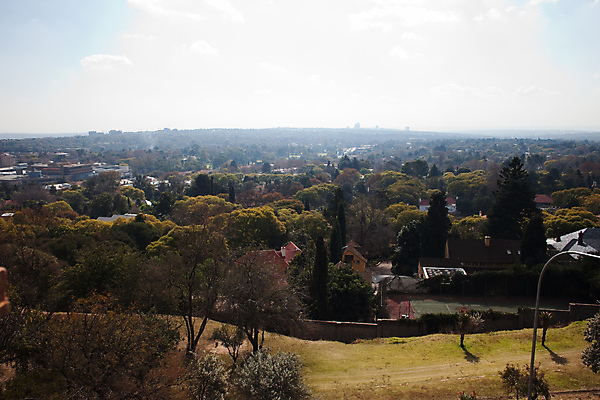 포토 JPG 해외이미지 공원 아프리카 거리 안테나 사람없음 초록색 흰색 지역 커뮤니티 남쪽 교외 남아프리카 수평선 해외202004 해외포토 공공시설 나라 컬러 통신 방향 파일형식 이미지허브