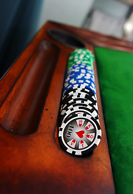 포토 JPG 해외이미지 돈 2 탁자 3 사람없음 강 세트 쌓기 10 쌍 9 신용카드 4 8 왕 6 카지노 롤 5 포커 잭 여왕 7 돌봄 에이스 접기 조커 직진 토너먼트 해외202004 해외포토 가구 모션 금융 숫자 게임 트럼프 재산 도박 파일형식 이미지허브