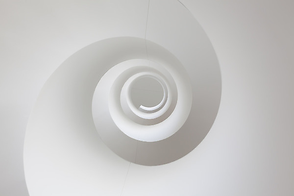 포토 JPG 해외이미지 모양 디자인 백그라운드 패턴 곡선 비즈니스 건축양식 추상 실내 나선형 미술 사람없음 내부 건물 계단 소용돌이 흰색 원형 구부린 아래 묘사 단계 무한 해외202004 해외포토 도형 건축물 건축 선 컬러 무늬 모션 문화예술 회오리 방향 위치 파일형식 이미지허브