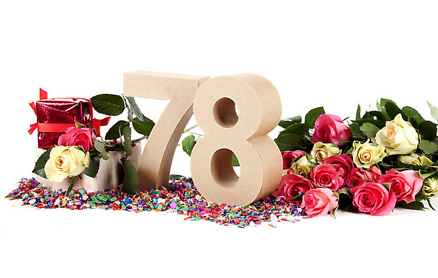 포토 JPG 해외이미지 모양 식물 기념일 꽃 행복 분홍색 꽃다발 컨셉 잎 자연 기념 선물 이벤트 사람없음 장식 빨간색 상자 숫자 장미 파티 놀람 벚꽃 흰색 축하 생일 8 심볼 크림 사인 활 흰배경 열정 꽃가루 패키지 판지 해외202004 해외포토 문자 감정 컬러 백그라운드 표정 가루 생태계 파일형식 이미지허브