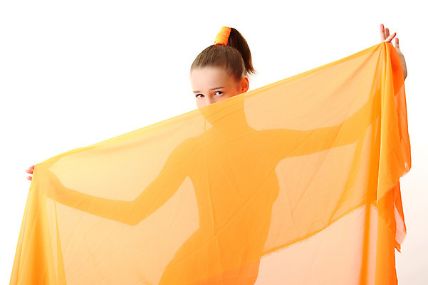 포토 JPG 해외이미지 백인 손 여자 얼굴 신체 오렌지 한명 사람 20대 갈색 머리 터치 흰색 춤 부드러움 고립 사춘기 피어싱 유일 완전 해외202004 해외포토 서양인 1 컬러 컨셉 과일 장신구 문화예술 청년 신체부위 감각 파일형식 이미지허브