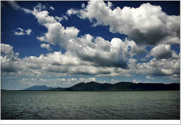 포토 JPG 해외이미지 구름 전통 디자인 옷 계절 호수 바다 여행 백그라운드 패턴 바지 자연 하늘 표면 아침 휴가 풍경 사람없음 야외 장식 물 여름 파란색 빛 청춘 컬러풀 햇빛 반사 유행 일출 어둠 일몰 직물 신선 도시 면 저녁 남색 그림 질감 땀 상승 캔버스 섬유 그런지 옛날 스타일 수평선 해외202004 해외포토 주간 자연요소 컬러 컨셉 무늬 하의 태양 노을 야간 생태계 파일형식 이미지허브