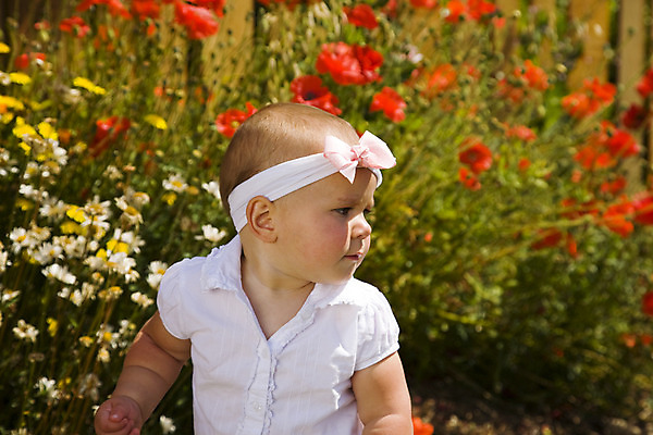 포토 JPG 해외이미지 식물 모델 1 옷 꽃 행복 어린이 포즈 자연 한명 미소 사람 야외 유행 기쁨 표현 아기 닫기 자르기 연도 묘사 걸음마 스타일 해외202004 해외포토 감정 모션 표정 생태계 파일형식 이미지허브