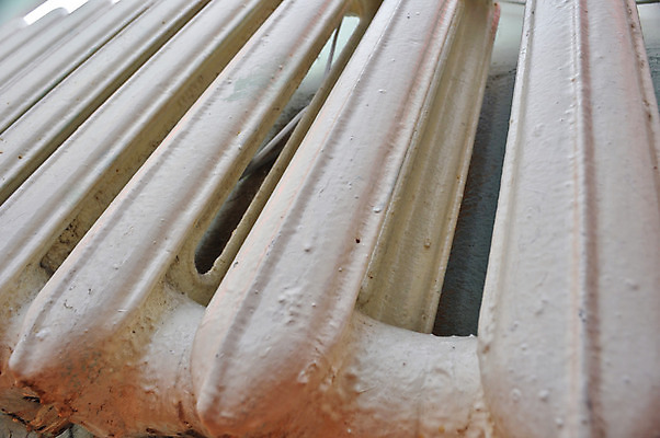 포토 JPG 해외이미지 전통 접시 디자인 벽 백그라운드 컨셉 겨울 주택 따뜻함 사람없음 내부 건물 장식 세로 초록색 물 금속 방 에너지 추위 수확 골동품 흰색 뜨거움 클래식 폐기물 난방기 철 버리기 오브젝트 부식 질감 복고 튜브 낭비 깨짐 라디에이터 옛날 철강 스타일 해외202004 해외포토 자연요소 식기 건축물 계절 컬러 농업 모션 재질 쓰레기 난방용품 파일형식 이미지허브