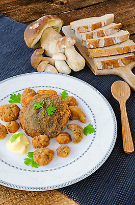 포토 JPG 해외이미지 접시 빵 사람없음 숟가락 버섯 튀김 허브 나무도마 버섯요리 나무배경 해외202004 플레이팅 해외포토 식물 식기 음식 백그라운드 도마 수저 목재 상차림 파일형식 이미지허브