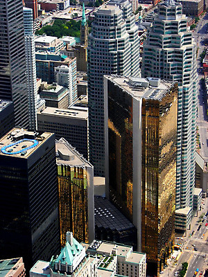 포토 JPG 해외이미지 캐나다 건축양식 창문 자동차 유리 지붕 거리 안테나 사람없음 건물 초록색 금융 탑 고층빌딩 흰색 만 엔지니어 황금 주식 교차로 토론토 계약자 철강 콘크리트 해외202004 해외포토 건축물 건축 길 육상교통 컬러 북아메리카 통신 재질 빌딩 경제 기술자 계약 파일형식 이미지허브