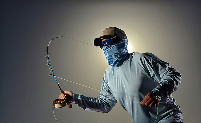 포토 JPG 해외이미지 포즈 낚시 어류 한명 취미 선글라스 잡기 낚시꾼 캡모자 해외202004 해외포토 모자_잡화 1 안경 모션 레저 사람 수중동물 파일형식 이미지허브